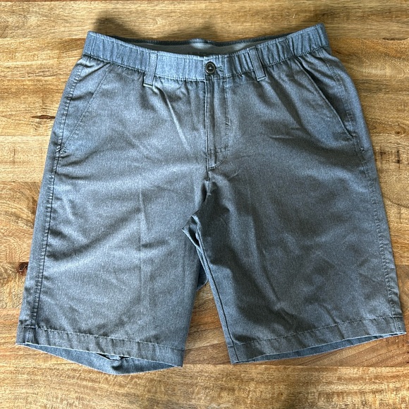 Under Armor Gray Golf Shorts - SZ 34 - Picture 1 of 5